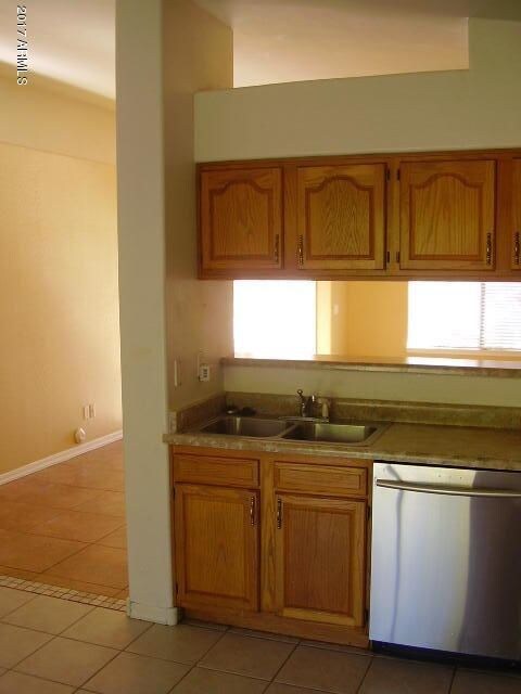 entry into kitchen
