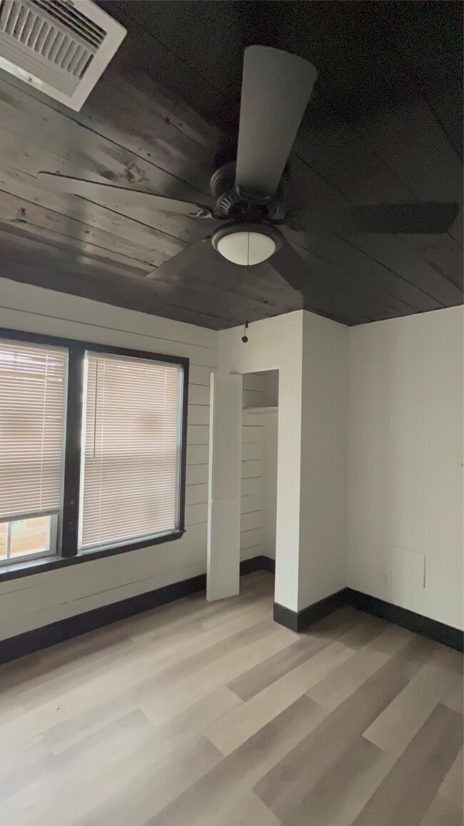 5617 Elysian St unit 6, Houston, TX 77009 - photo 4