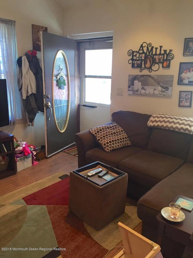 1420 6th living room