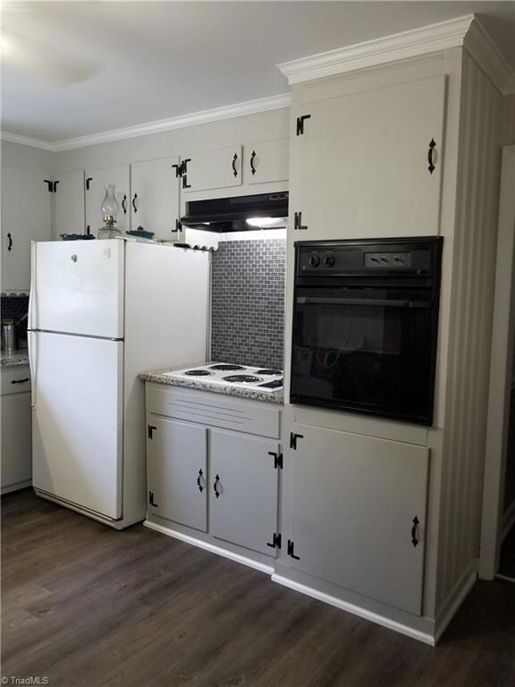 5688 Edgar Rd, High Point, NC 27263 - photo 7