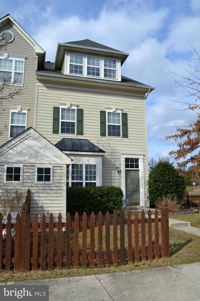 813 Oyster Ct, Odenton, MD 21113 - photo 2