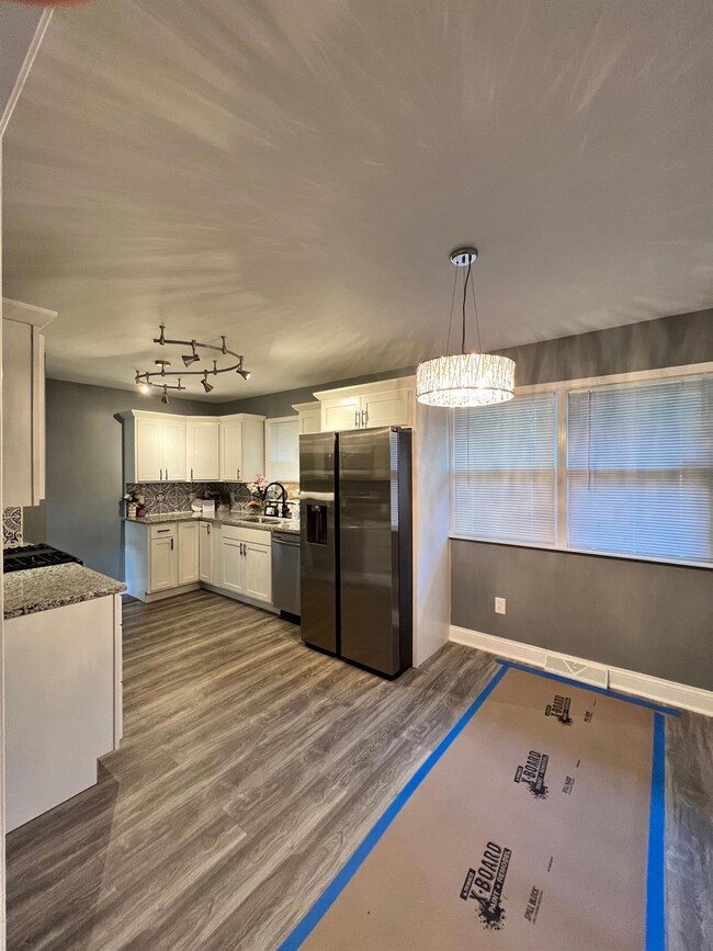 421 W 43rd Ave, Gary, IN 46408 - photo 2