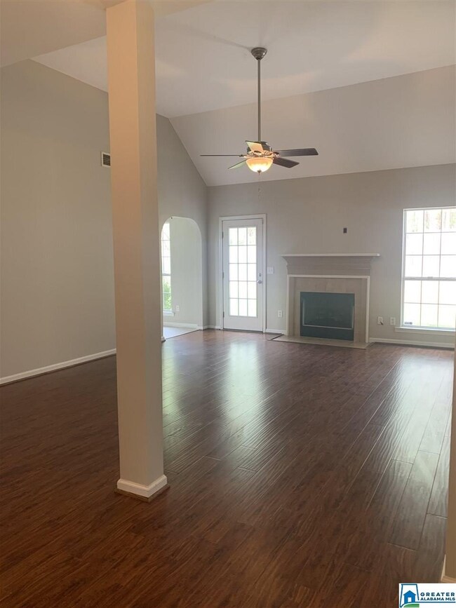 512 Camden Cove Cir, Calera, AL 35040 - photo 5