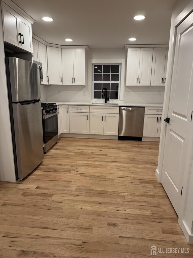 48 5th St unit 2, Fords, NJ 08863 - photo 2