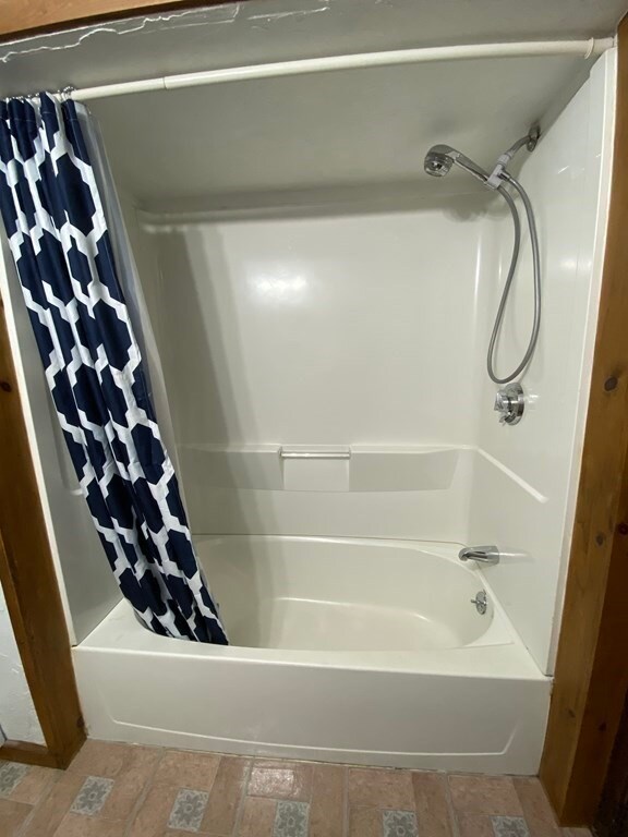 117 Towtaid St unit 1 A, Cherry Valley, MA 01611 - photo 6