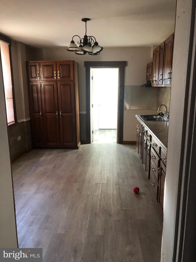 22 S Franklin St, Lancaster, PA 17602 - photo 3