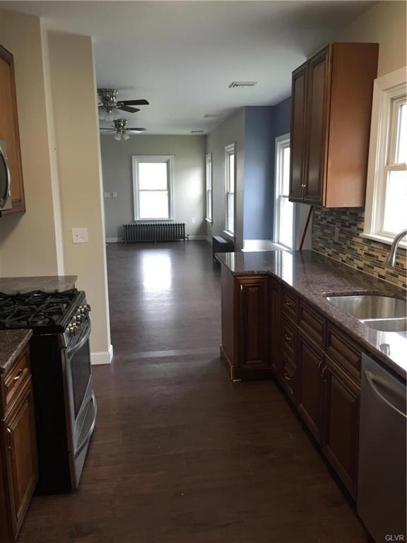 2032 N 3rd Ave, Whitehall, PA 18052 - photo 5