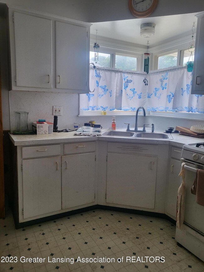 2001 Forest Kitchen