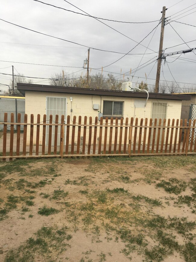 8305 Hester St unit B, El Paso, TX 79907 - photo 2