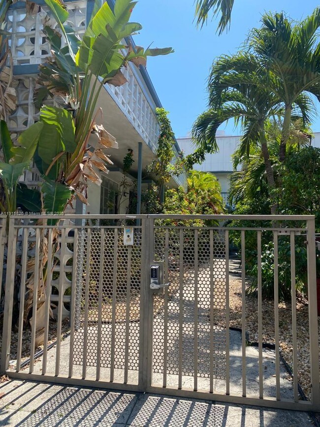 6805 Abbott Ave unit 7, Miami Beach, FL 33141 - photo 7