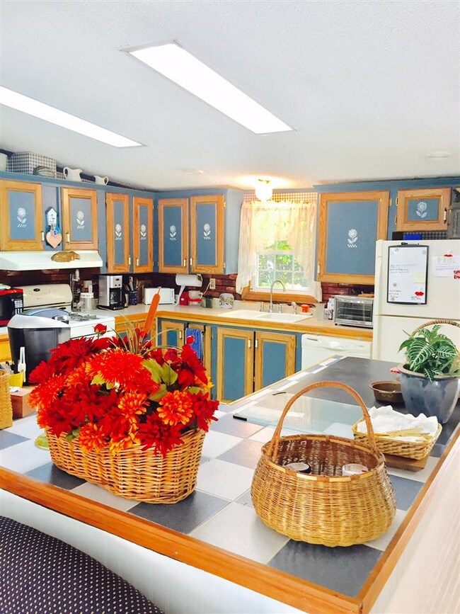 13 York Ct, Rochester, NH 03868 - photo 4