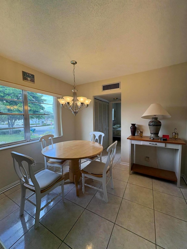 113 Waltham E, West Palm Beach, FL 33417 - photo 2