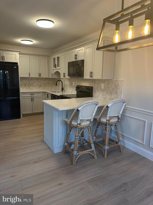 402 Penns Ln unit 402, Malvern, PA 19355 - photo 5