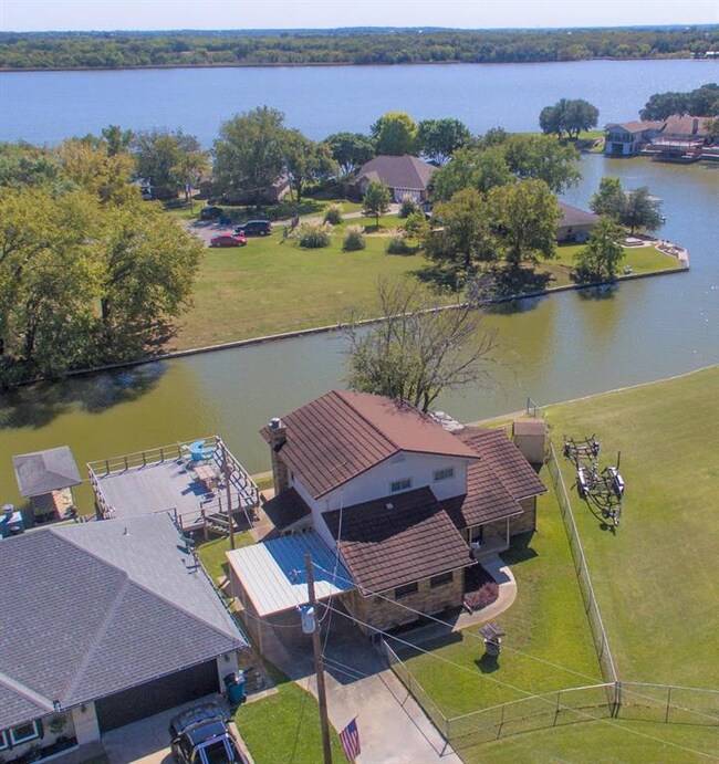 403 Mercury Ct, Granbury, TX 76049 - photo 3