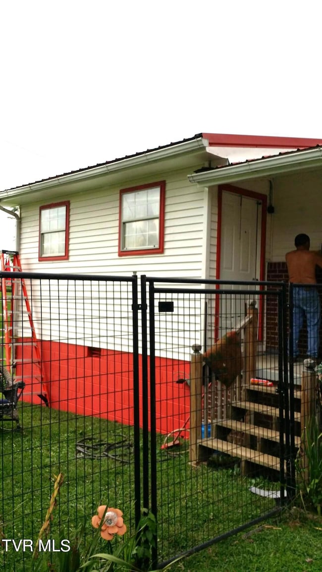 1110 Hickory Flats Rd, Pennington Gap, VA 24277 - photo 4