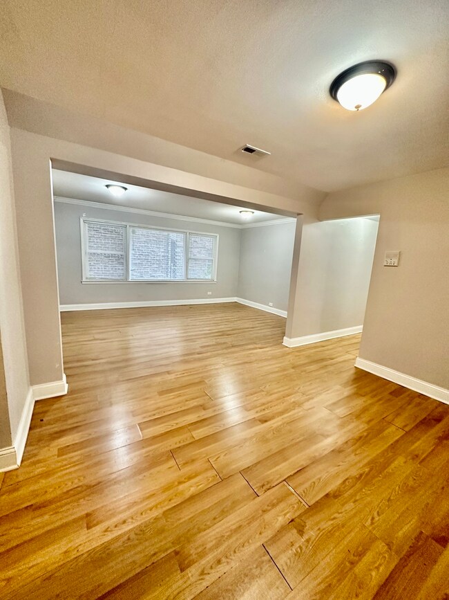 6140 N Richmond St unit 1, Chicago, IL 60659 - photo 2