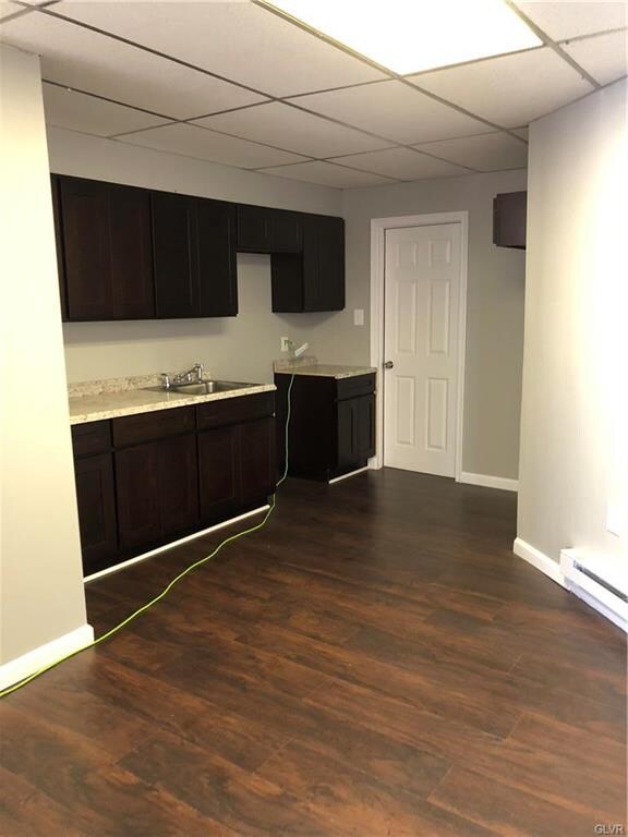 901 Tilghman St unit 12, Allentown, PA 18102 - photo 2