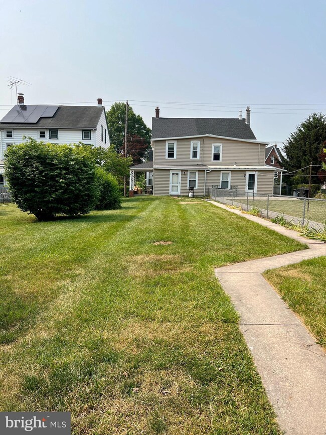 337 Bridge St, Spring City, PA 19475 - photo 5