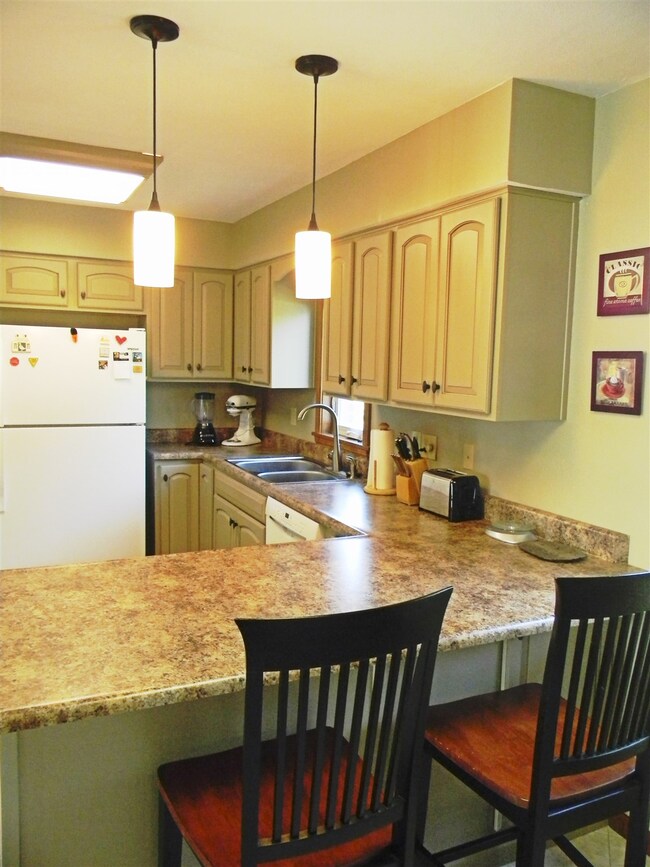 483 S 700 E, Greentown, IN 46936 - photo 5