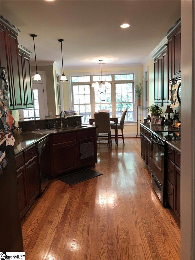 427 Hunters Cir, Greenville, SC 29617 - photo 7