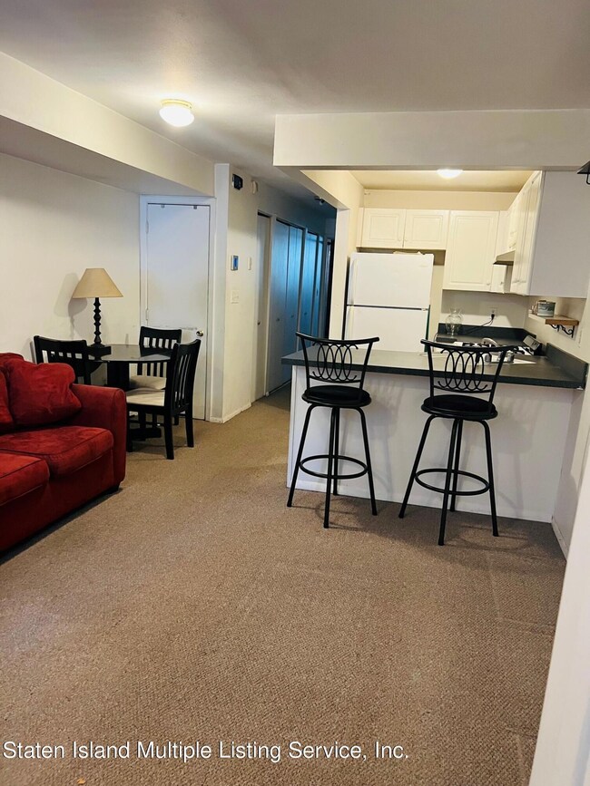 28 Sky Ln, Staten Island, NY 10304 - photo 4