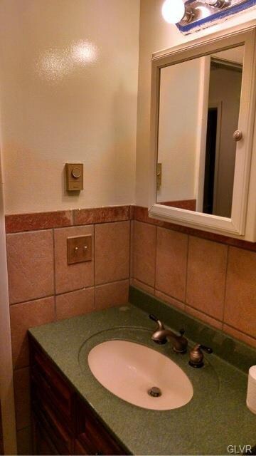 1676 Whitehall Ave unit 1B, Allentown, PA 18104 - photo 7