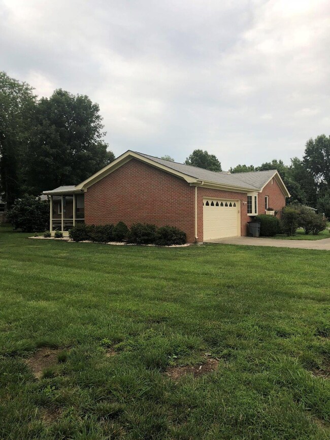 104 Hughes Ave, Berea, KY 40403 - photo 4