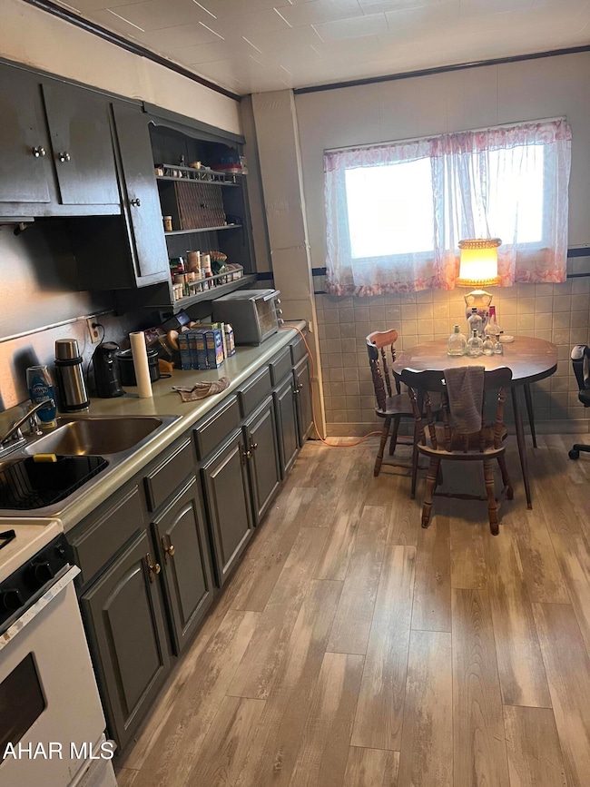 1914 18th St, Altoona, PA 16601 - photo 4