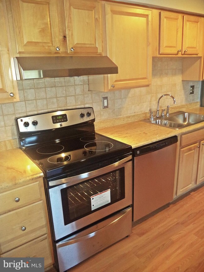 19601 Gunners Branch Rd, Germantown, MD 20876 - photo 7