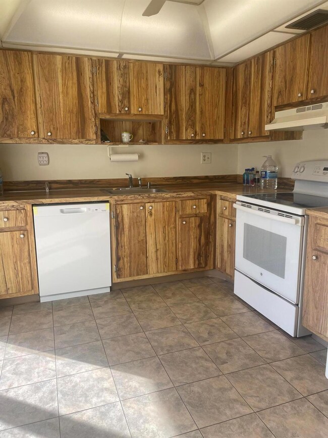 83 Capri B unit B, Delray Beach, FL 33484 - photo 4