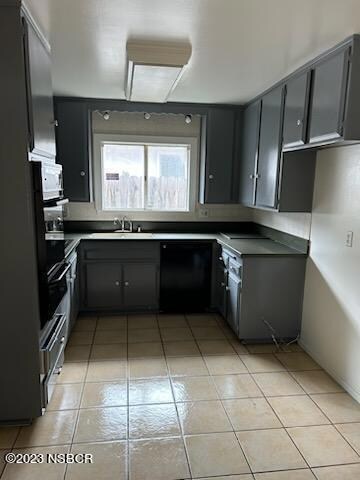 401 S. Q  2ND KITCHEN