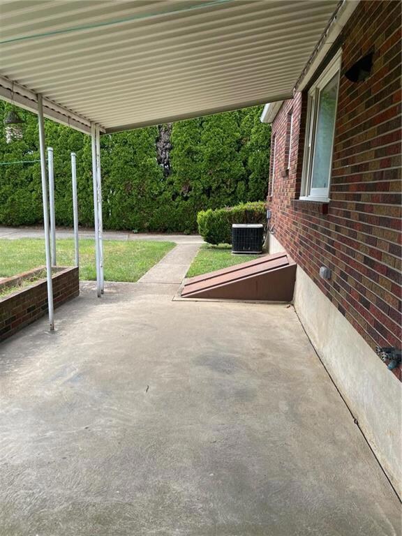 2834 Eberhart Rd, Whitehall, PA 18052 - photo 3