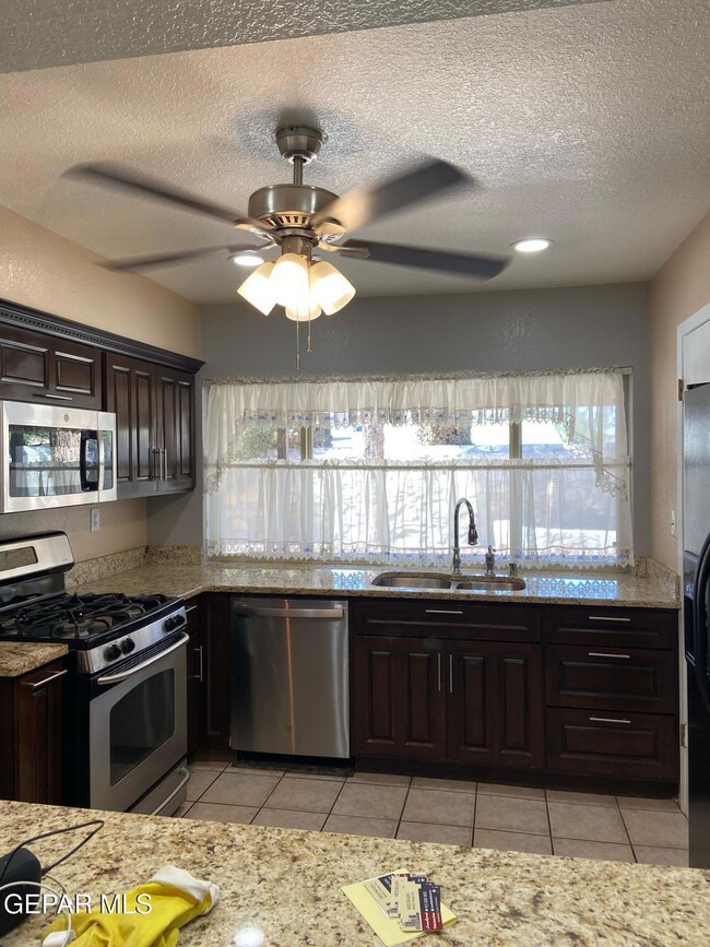 PHOTO-2025-04-16-22-52-56