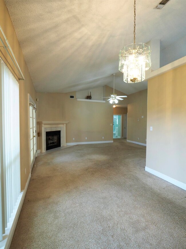 3336 Holt Cir, Pensacola, FL 32526 - photo 4