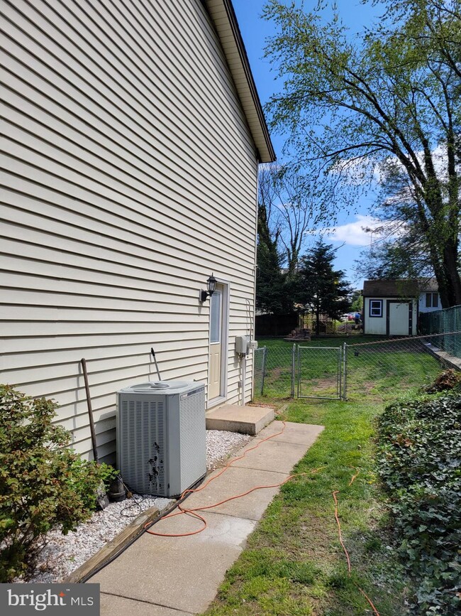 221 Inlet Dr, Pasadena, MD 21122 - photo 2