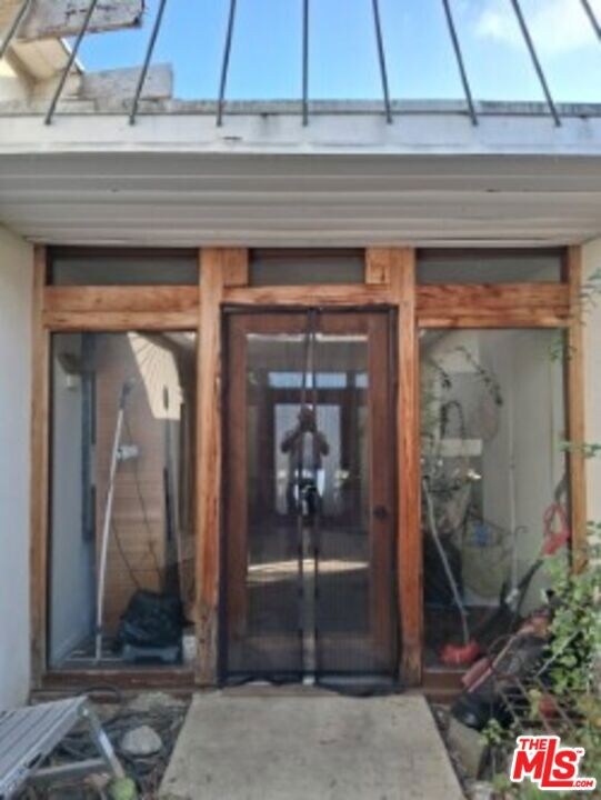 4600 Don Quixote Dr, Los Angeles, CA 90008 - photo 4