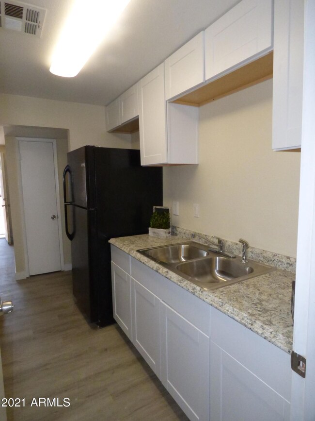 5941 W Cypress St, Phoenix, AZ 85035 - photo 5