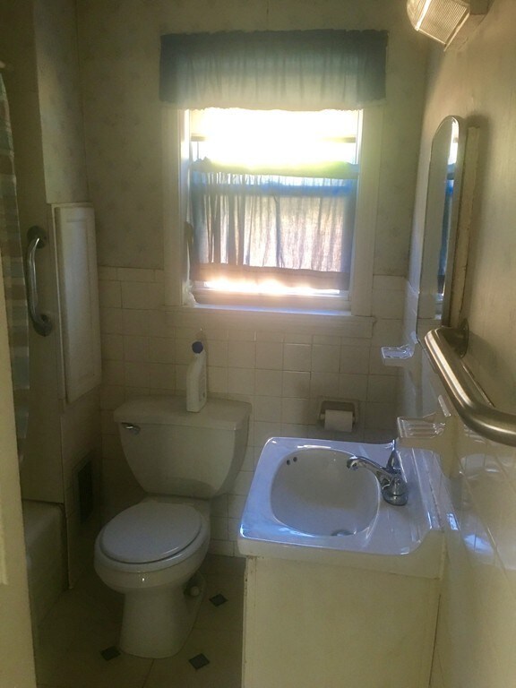 289 Sterling St, Clinton, MA 01510 - photo 7