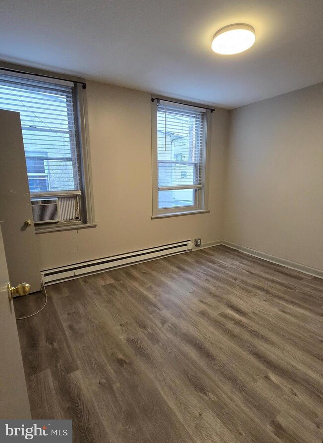 4303 Main St unit 2, Philadelphia, PA 19127 - photo 5