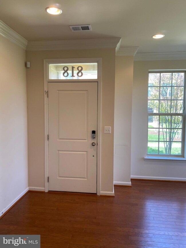 818 Admirals Way, National Harbor, MD 20745 - photo 5