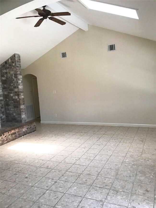 13915 Chuckwood Rd, Houston, TX 77038 - photo 3