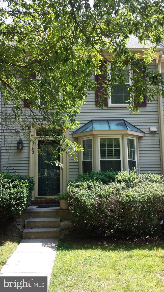 3702 Angelton Ct, Burtonsville, MD 20866 - photo 2