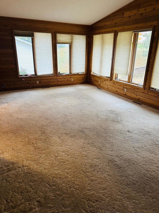 13217 Valley Forge Ln N, Champlin, MN 55316 - photo 5