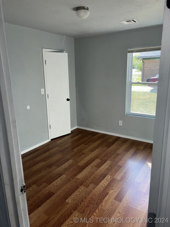 591 W 149th St S, Glenpool, OK 74033 - photo 6