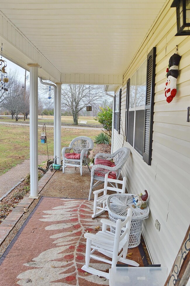 1559 Powell Ln, Lewisburg, TN 37091 - photo 4