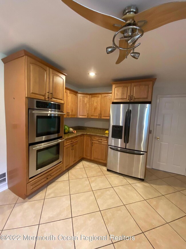 490 W Park Ave, Oakhurst, NJ 07755 - photo 4