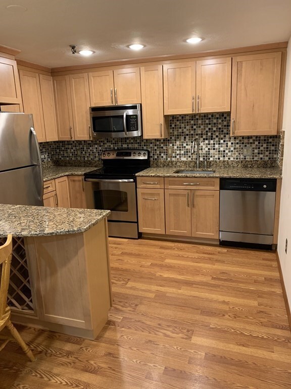 Sagamore Place Condominiums unit 202, Quincy, MA 02171 - photo 4