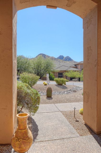 3-2-Entryway View