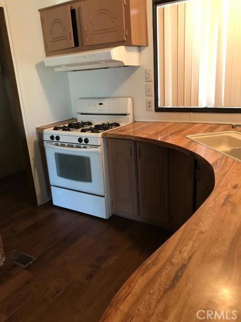 unlisted-address, Victorville, CA 92395 - photo 6