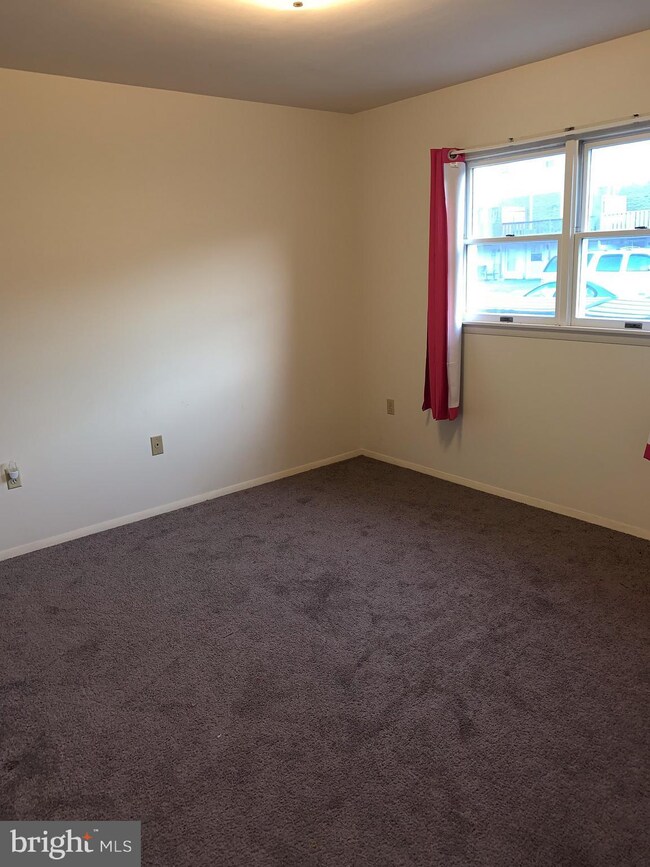 956 E Maple St unit B, Palmyra, PA 17078 - photo 5